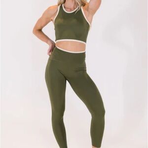 Olive and cream aire borderline leggings - Salt Project - Great condition